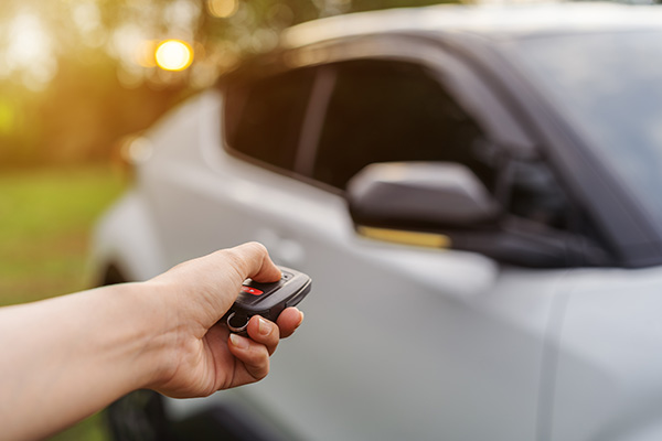 What Causes a Key Fob to Work Only When You’re Standing Close to the Car? | Roesbery Car Care Walnut Creek